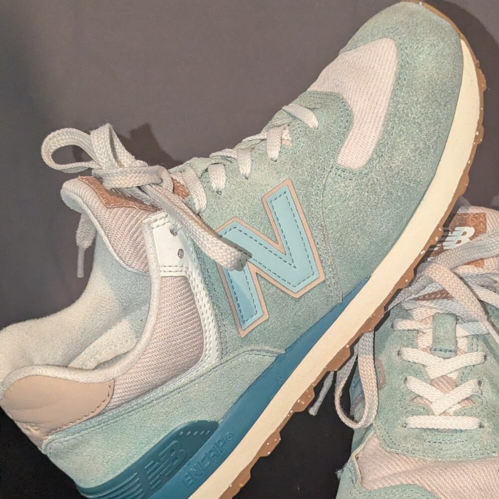 New Balance Shoes Women's 9.5 574 Greens v2 Shoe Green Grey Trainers Sneakers